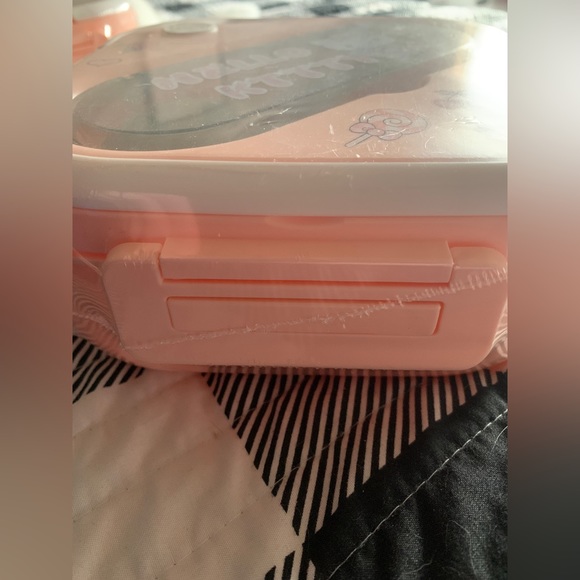 NEW Hello Kitty lunch box with cutlery - Picture 2 of 2